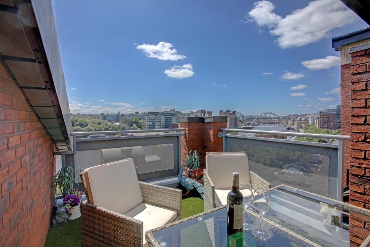 Ferienwohnung Beautiful Duplex Penthouse - Roof Garden, Views, Parking Newcastle upon Tyne Exterior foto